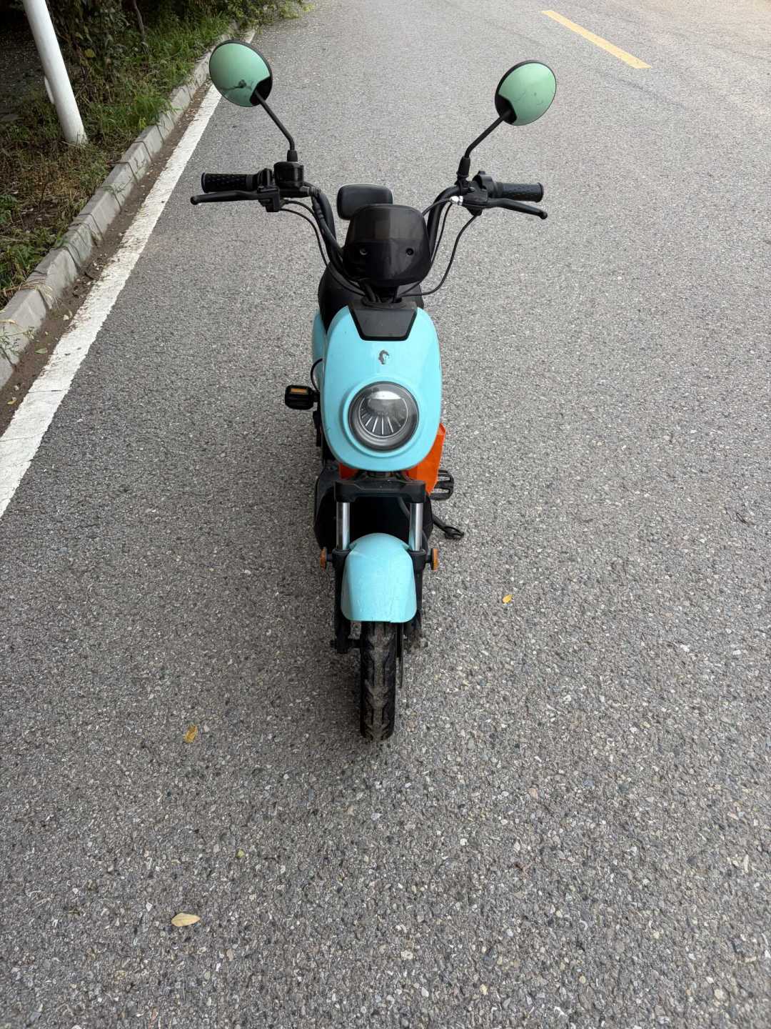 毕业清仓二手电动车450元起:新国标后能不能上牌定生死,付钱前先问5个问题再算一笔账