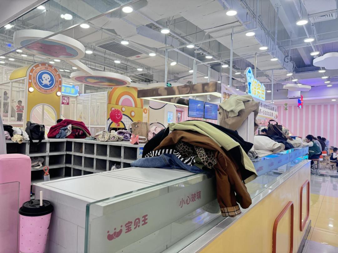 万达宝贝王多地闭店，法院判了商场不担责：给娃充值前，先把这4件事查清楚