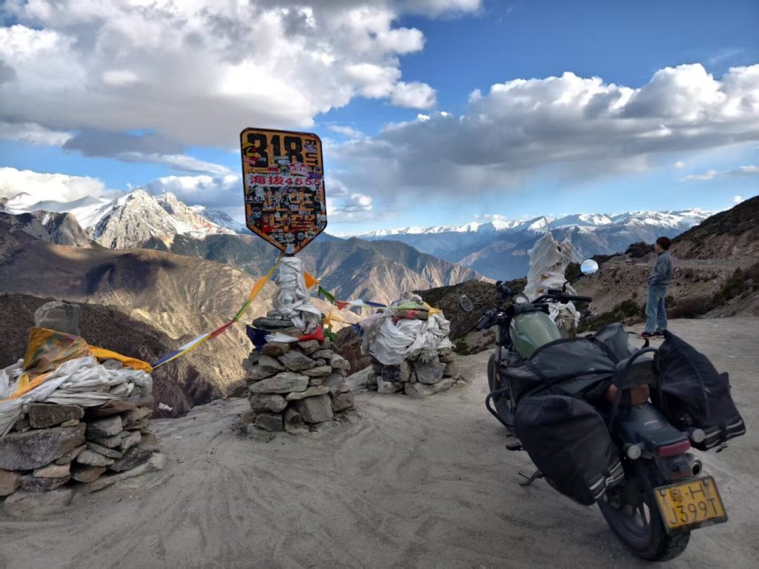 摔伤只赔四成、没证直接拒赔:翻了近半年几十条摩旅理赔记录,9月出发前把保单对照一遍