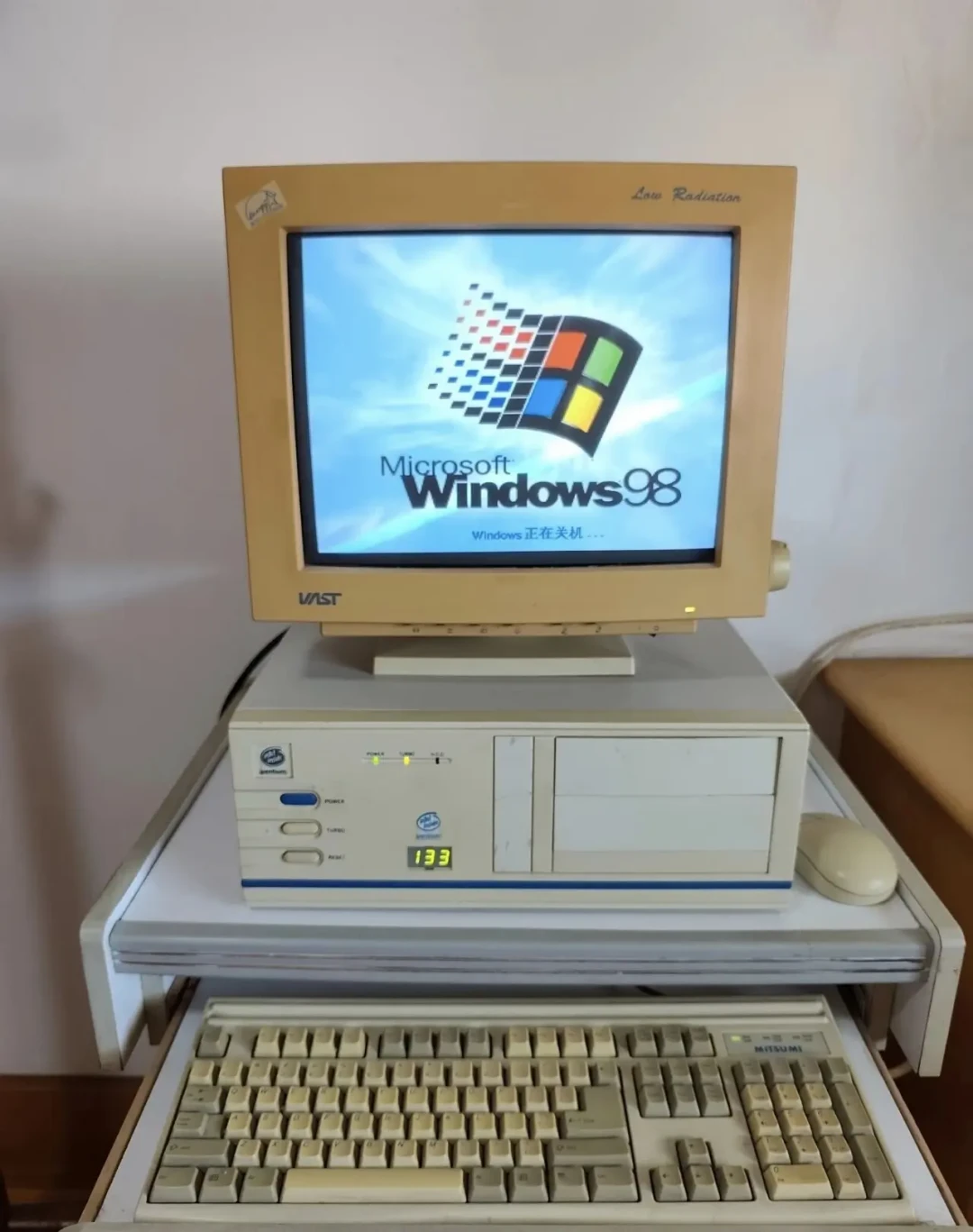 31年前发布的 Windows 95,如今安装盘成了收藏品:哪些版本值得收、值多少钱、怎么避坑