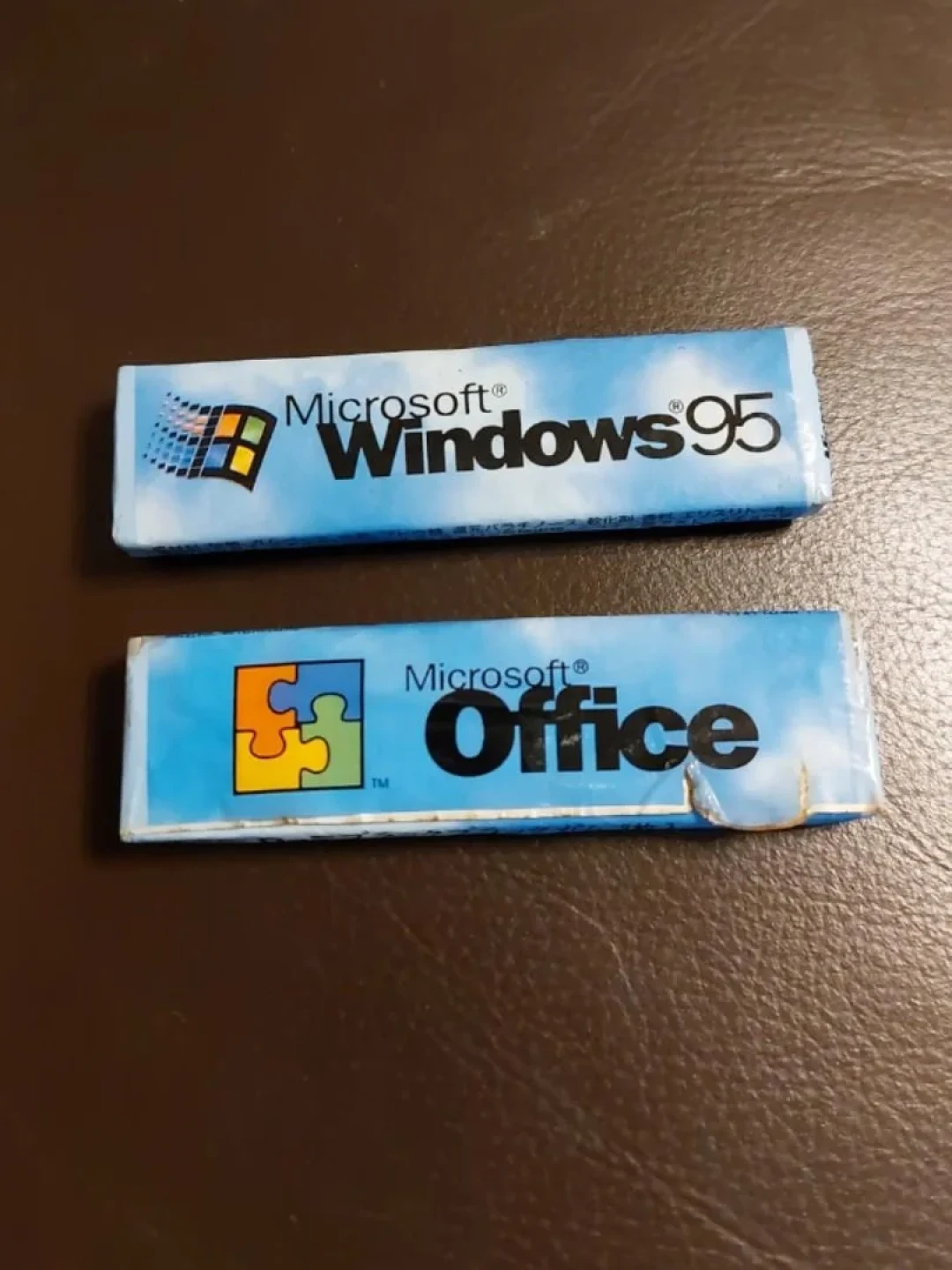 31年前发布的 Windows 95,如今安装盘成了收藏品:哪些版本值得收、值多少钱、怎么避坑