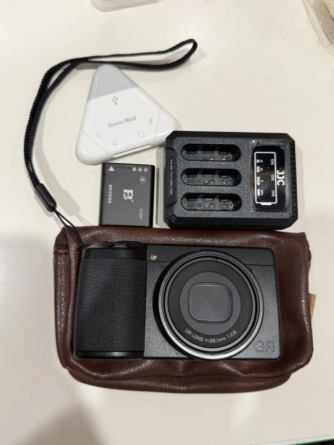 理光GR4涨到9799、GR IIIx直提1300、有人排队14个月:翻完官方排队、港版现货、二手和租赁四条路,我把谁该排、谁该拿现、谁该租说清楚了