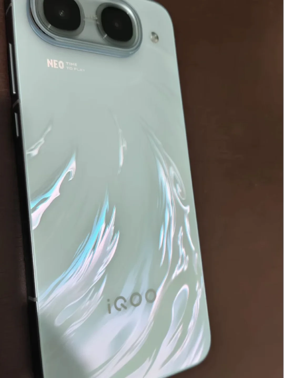 iQOO Neo11至尊版国补2899,评论区却吵成