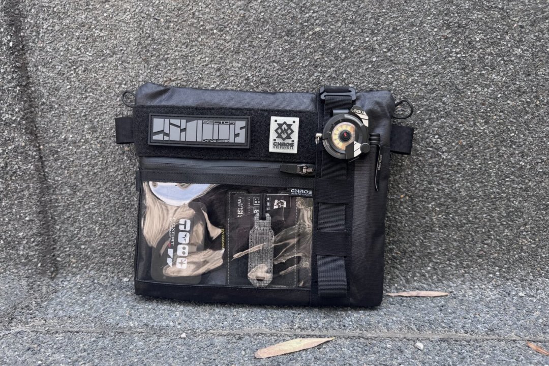 机能风痛包爆了:79元被嘲“最多值29”,几百块的原创包却补货秒空,钱到底花在哪