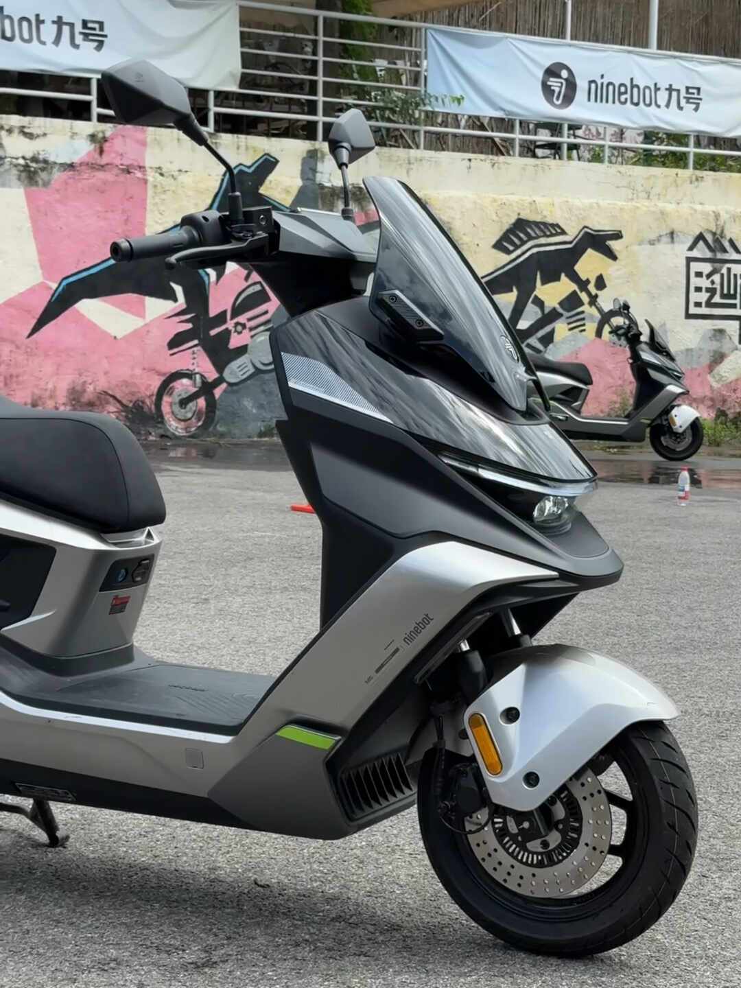 AE6 24日定价,九号M5 MK2紧随其后:1.5万档电摩的三选一,评论区已经替我们吵完了