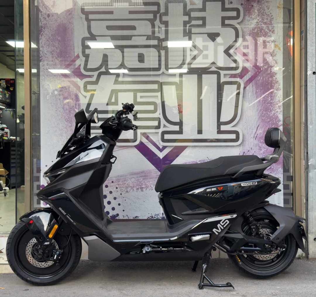 AE6 24日定价,九号M5 MK2紧随其后:1.5万档电摩的三选一,评论区已经替我们吵完了