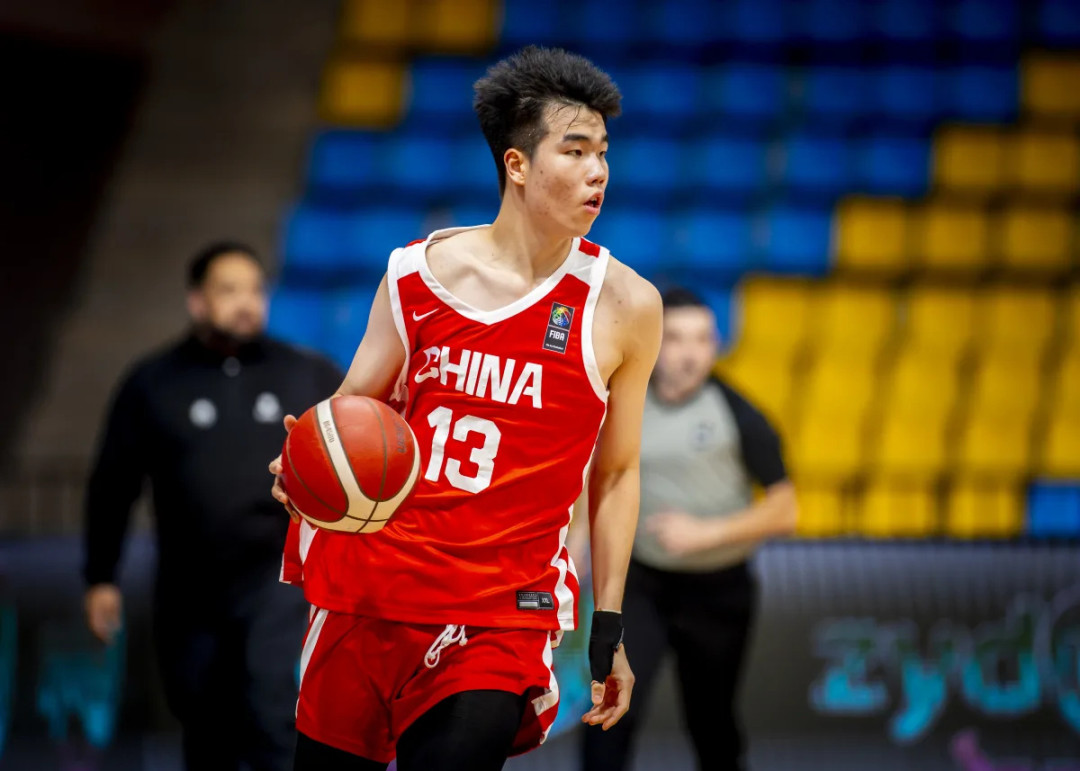 U18亚军创12年最佳,但26比6的前场篮板差距提醒你:该欢呼的欢呼,该记住的记住