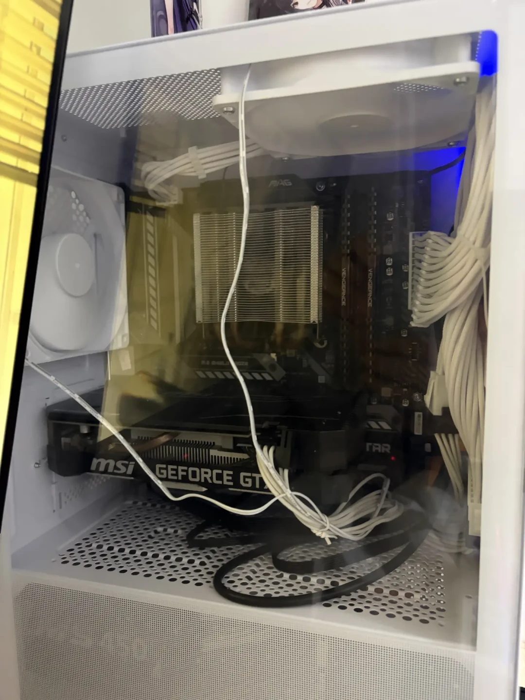 5060Ti 3800买入4000秒出,2400元名人堂套条挂一个月没人要:这波涨价潮里,卖掉手里的电脑是回血还是被套?