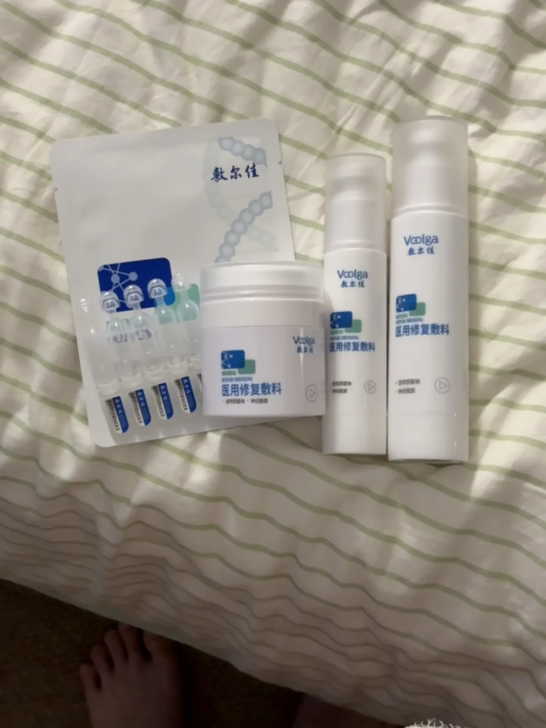 换季脸泛红起皮,先别急着下单修护面霜:我把三个平台的种草帖和医院真实处方对完了,真有用的就这几管,最便宜的十几块