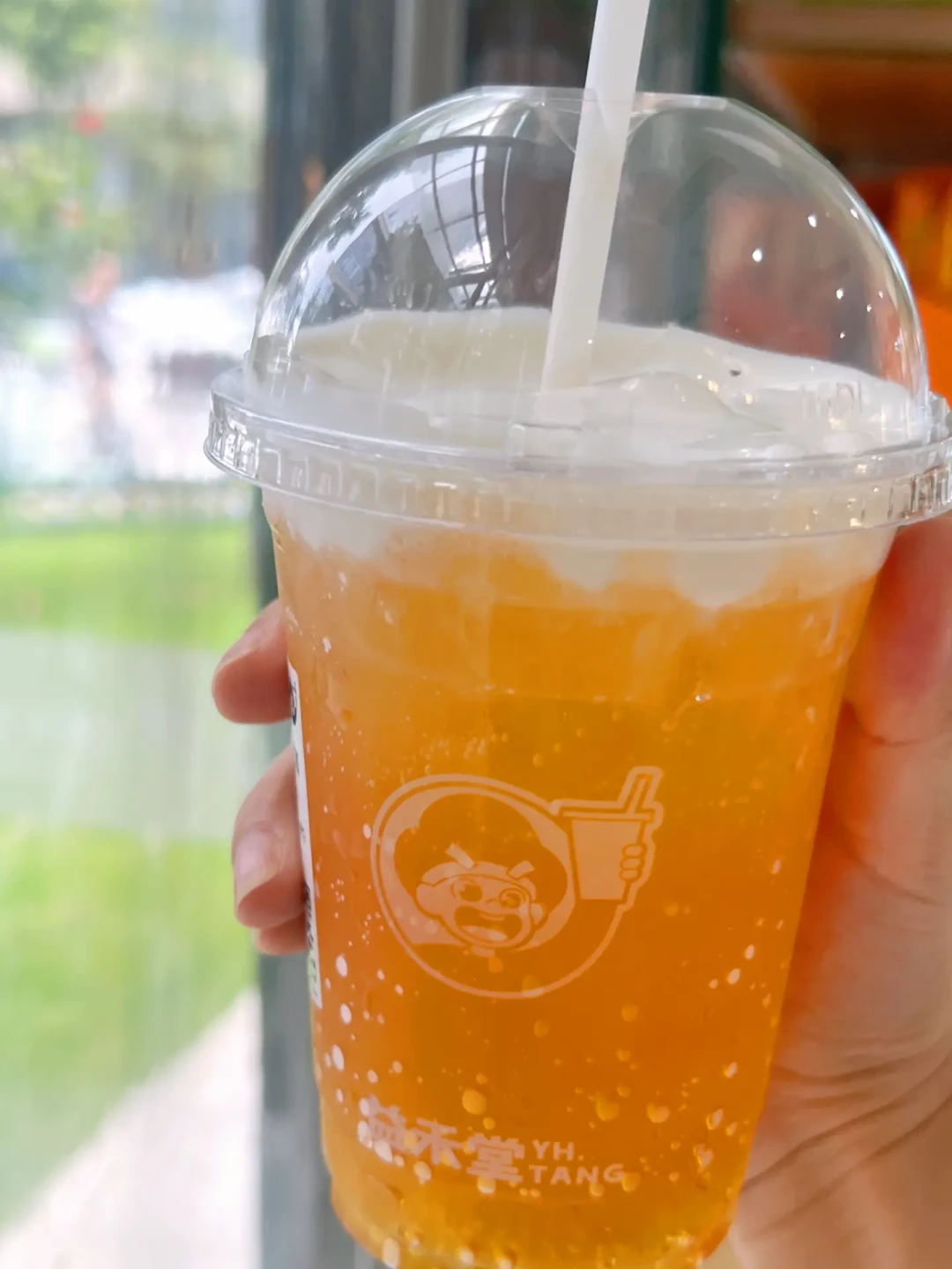 半个茶饮圈都在“卖酒”,但多数杯子是伪微醺:翻完7个品牌实测,我理清了真酒精名单、下架名单和酒驾红线表