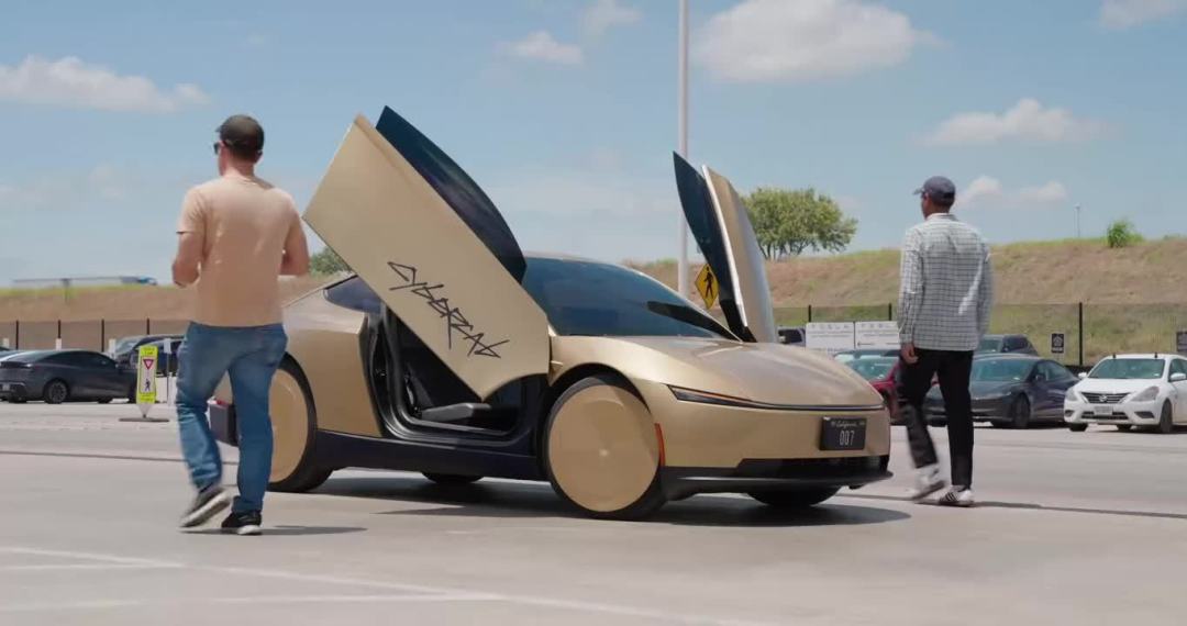 Cybercab官宣9月3日发布,没有方向盘和踏板:热闹是Robotaxi的,等FSD的中国车主可能要多等一阵了