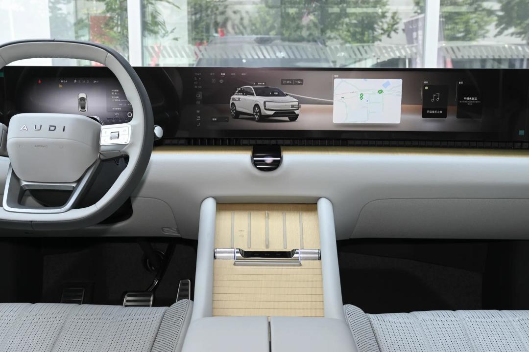 奥迪E7X 2000多公里车主实测：市区17.2-19度电、超充30%-80%约10分钟，这台刚杀进30万内的车养起来什么水平？