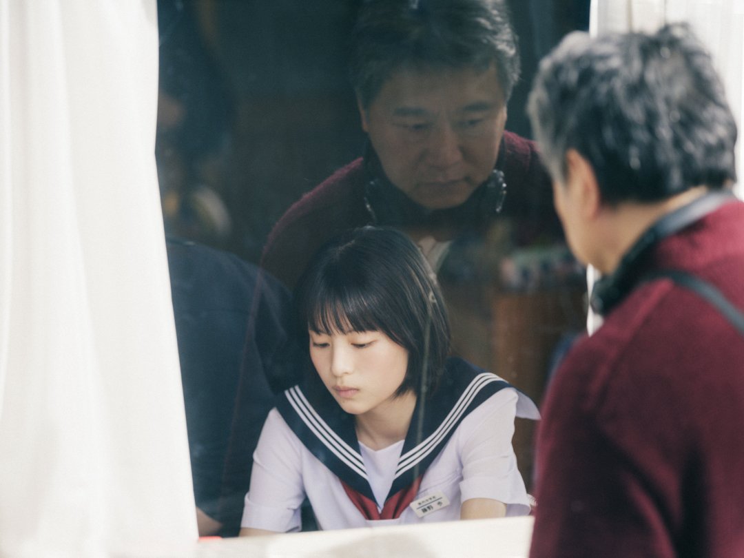 是枝裕和真人版《蓦然回首》9月7日威尼斯首映:原作和动画版都那么强,这部真人版凭什么站得住