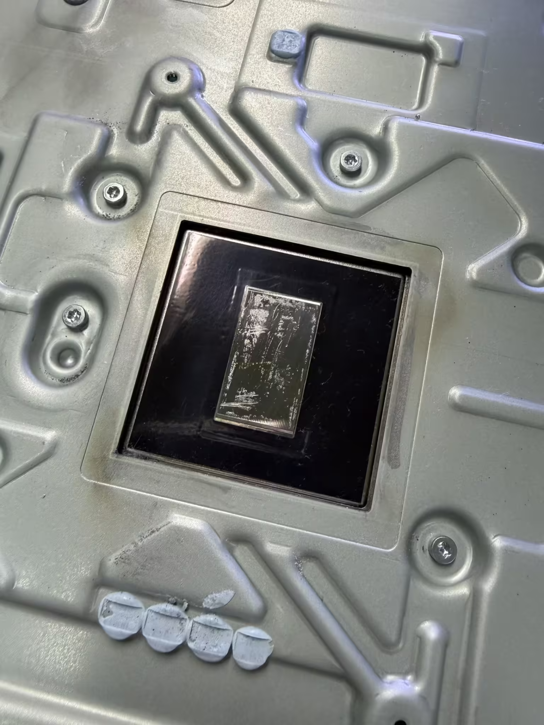 PS5的液金
