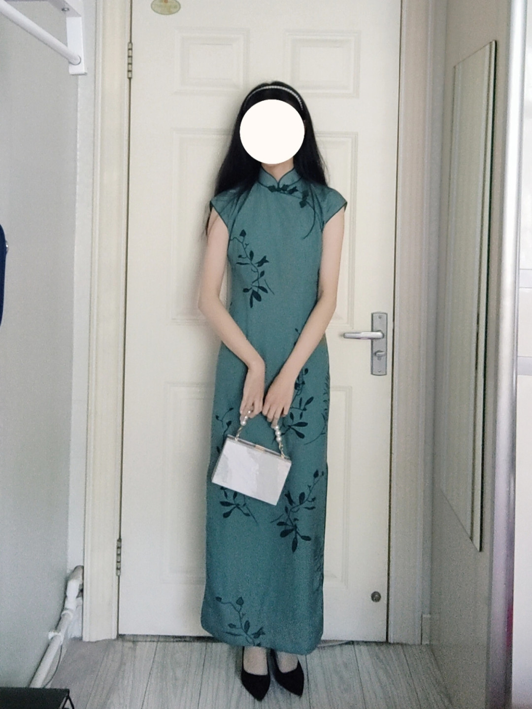 看完《色,戒》,很多人想买王佳芝同款旗袍:我翻遍全网晒单和翻车帖,整理出三条路线和五个坑