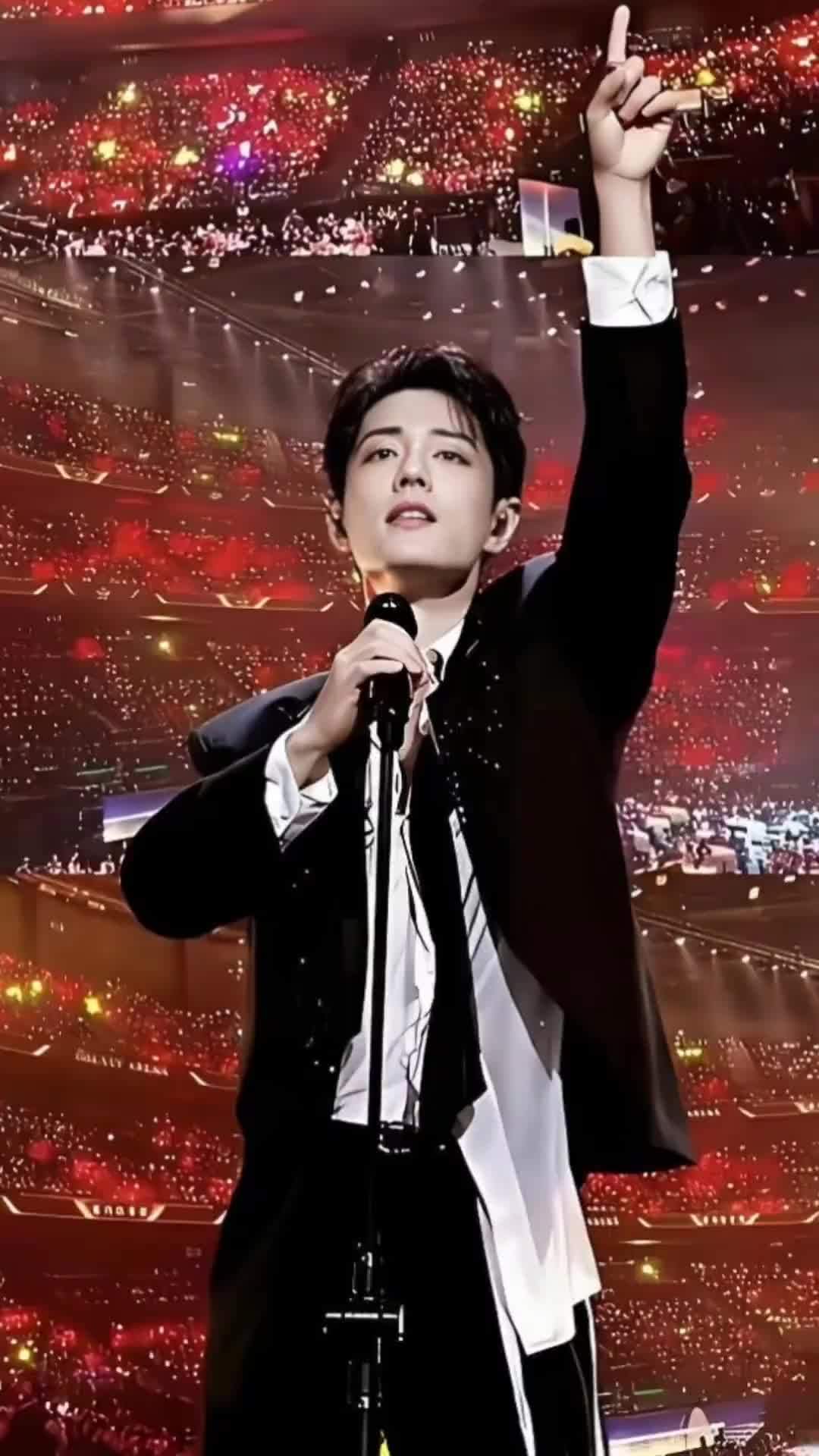 肖战演唱会还没官宣，粉丝们已经开始订机票：十周年这场“并不存在的演出”，现在准备值不值