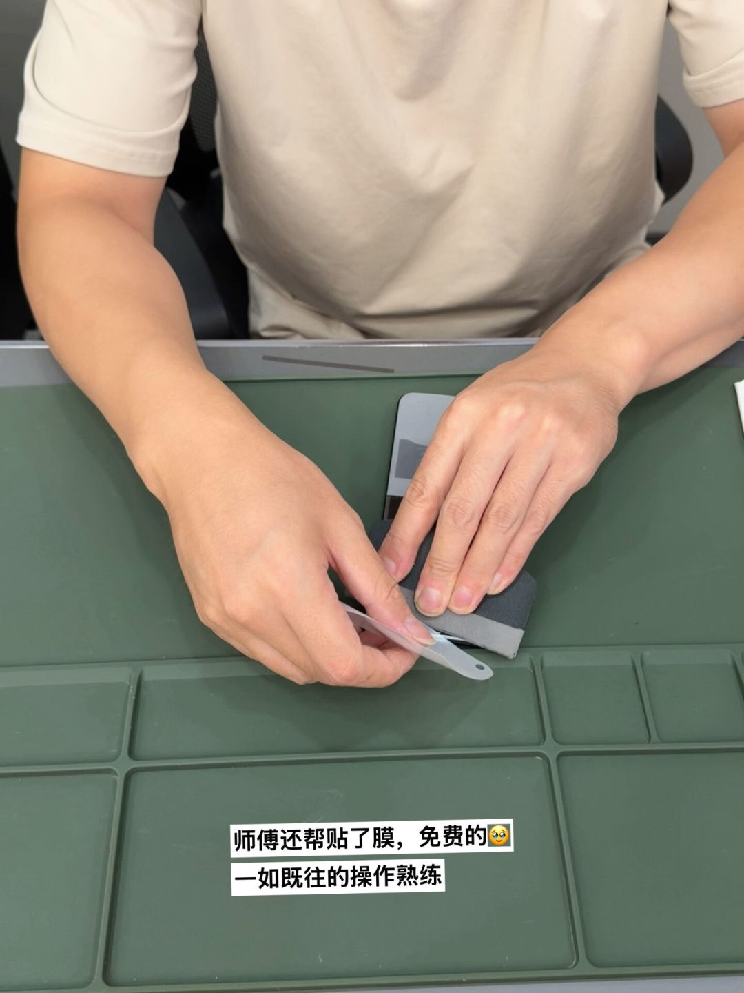 一加17款机型免人工费换电池,29元起8月31日截止:涨价时代,老机换电池还是等新机,先算清这三笔账