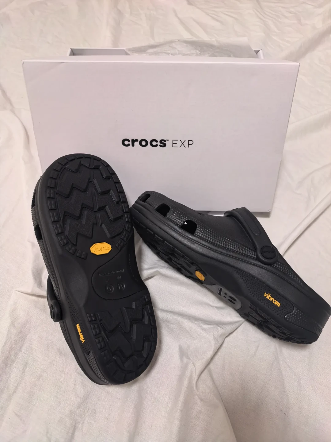 Crocs第一次把Vibram装上洞洞鞋：有人800+买成冤种，有人日代400+捡漏，这个黄八角到底值多少