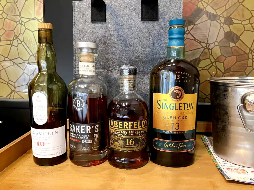 被老酒客叫“剧酒”，却在超市卖爆：帝亚吉欧的口粮王牌苏格登，哪一瓶值得买？