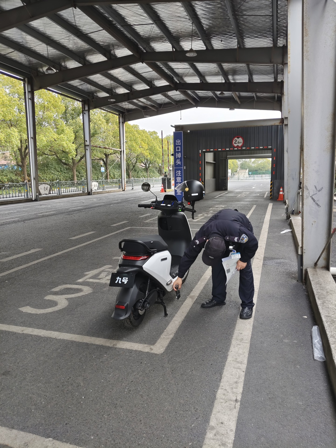 油摩一公里1毛4，电摩4分：真正适合换电摩的只有这几种人，第一道坎还不是钱