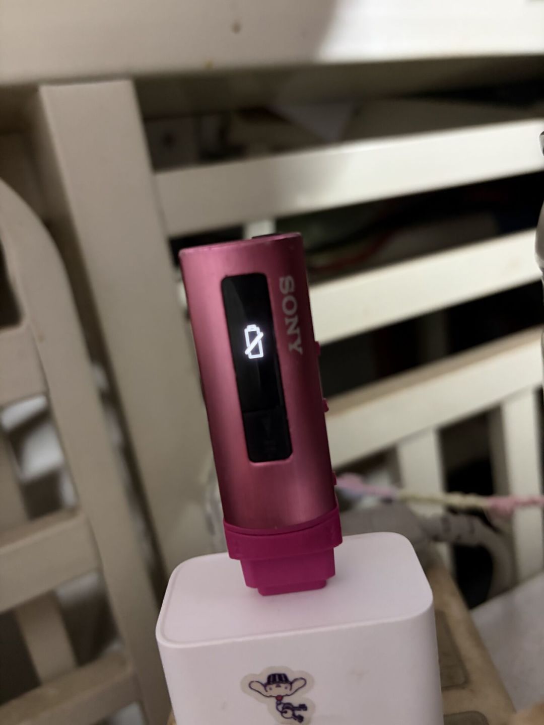 朋友送我一台10年前的索尼Walkman,2026年还值得听吗?四道坎三个出口,先算清成本再翻抽屉