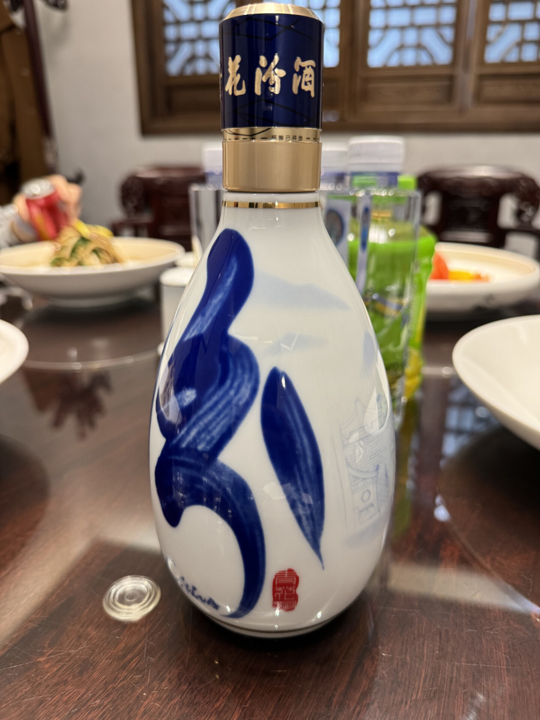 中秋送礼400元档,水晶剑还是青花20?对了一遍8月实价和两边的新动作,答案是“看送给谁”
