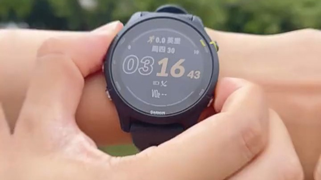 二手佳明255喊600元,排队收的人先等等:新的国补才900,这笔差价算清楚再下手