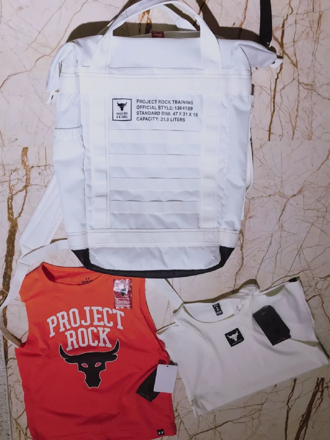 健身房出镜率最高的牛头背心,十月也要清完了:Project Rock 服装哪些值得捡,什么价算划算,还有一个奥莱专供的坑要避开