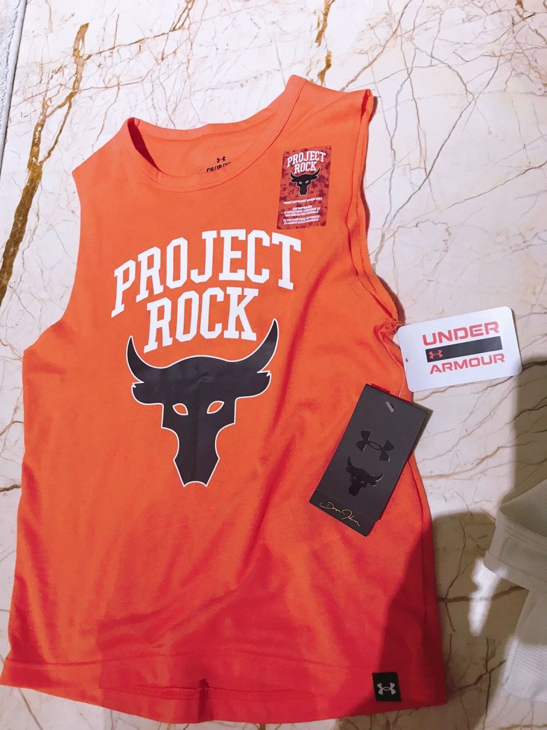 健身房出镜率最高的牛头背心,十月也要清完了:Project Rock 服装哪些值得捡,什么价算划算,还有一个奥莱专供的坑要避开