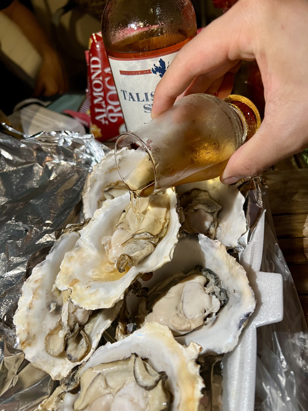 威士忌配不了中国菜?我把2865条评论里的下酒菜整理出来:谁真能打、谁是雷区,一次说清