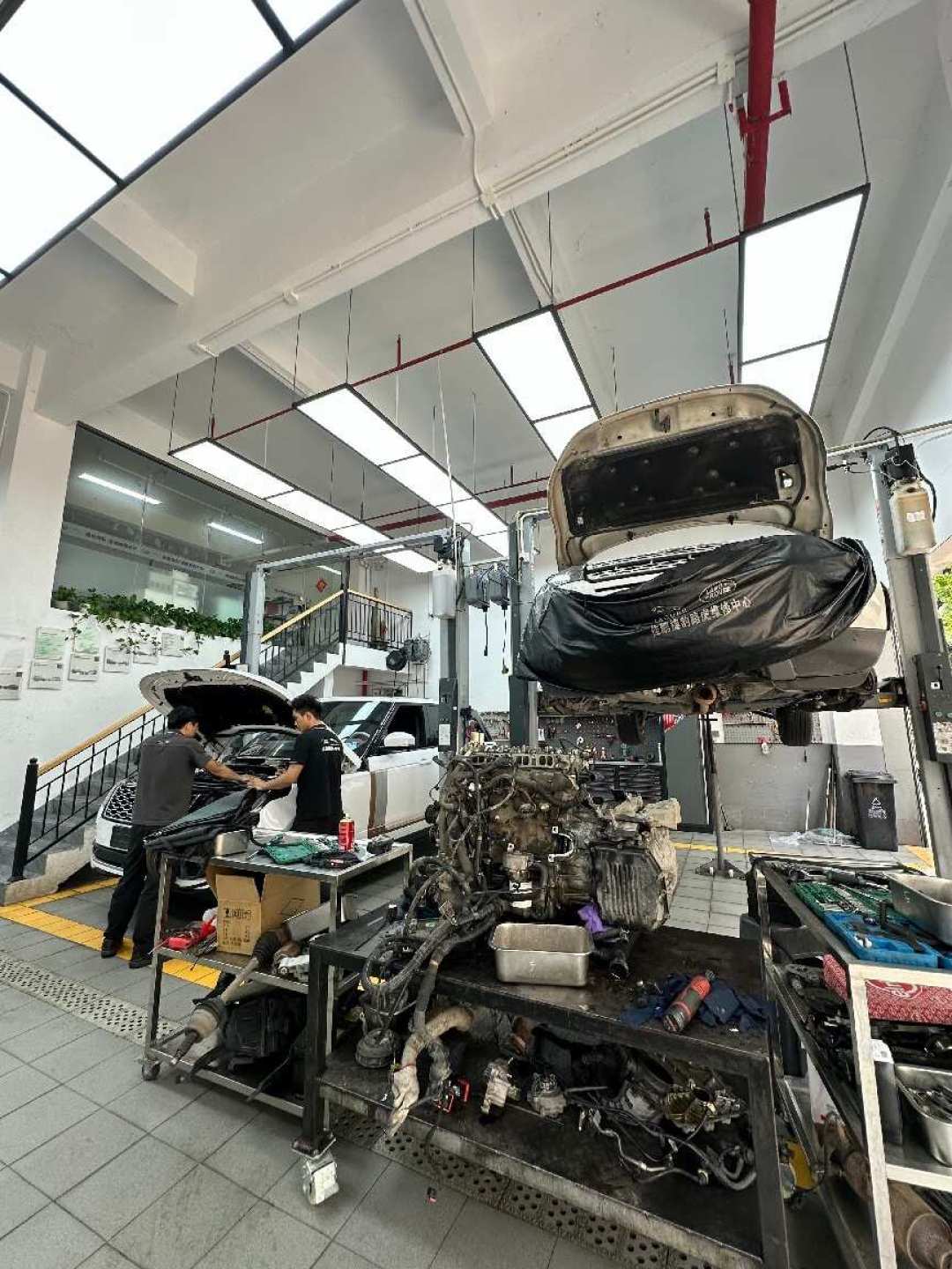 二手路虎进入“腰斩时代”:新车在清仓、二手在探底,但这三笔修车账得先算明白