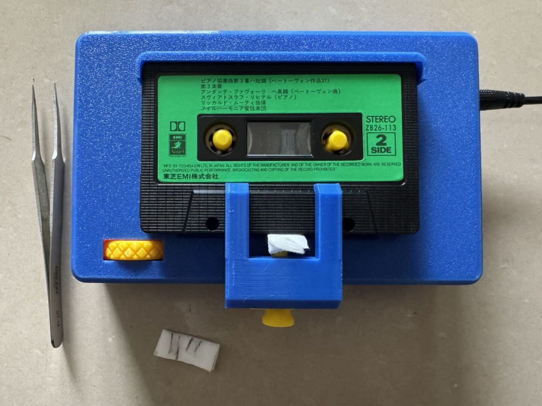 买了磁带Walkman，第一坑是磁带：普通带5块、周杰伦80起、盗版10块三盘