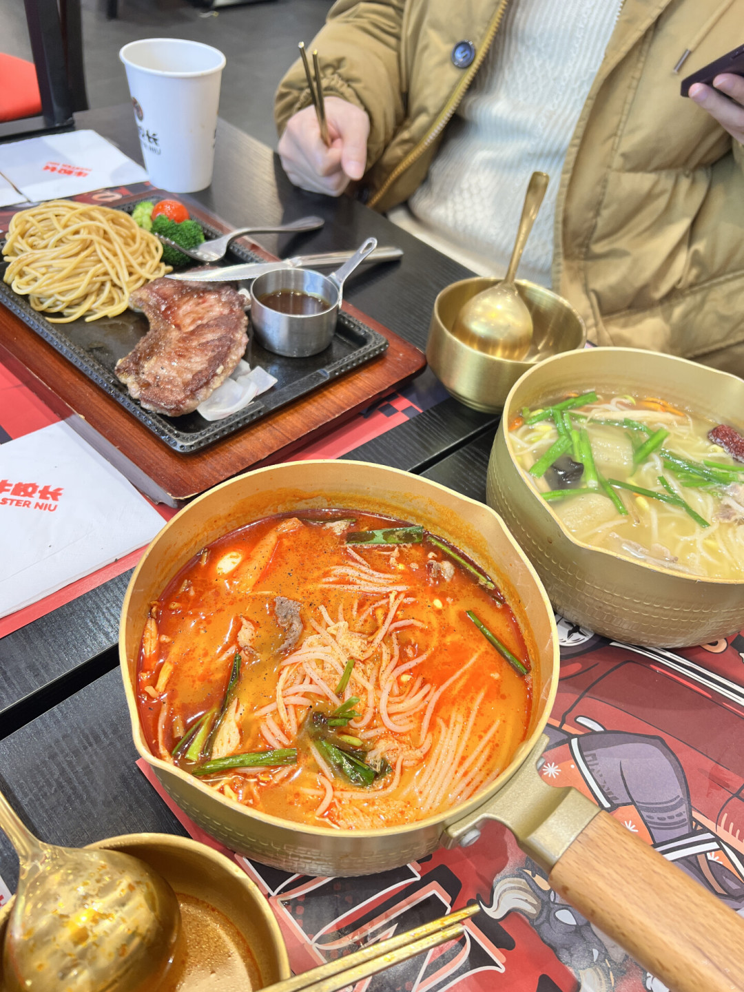 王思聪的20元牛排店9家全关:把账算了一遍,这生意从一开始就难赚钱