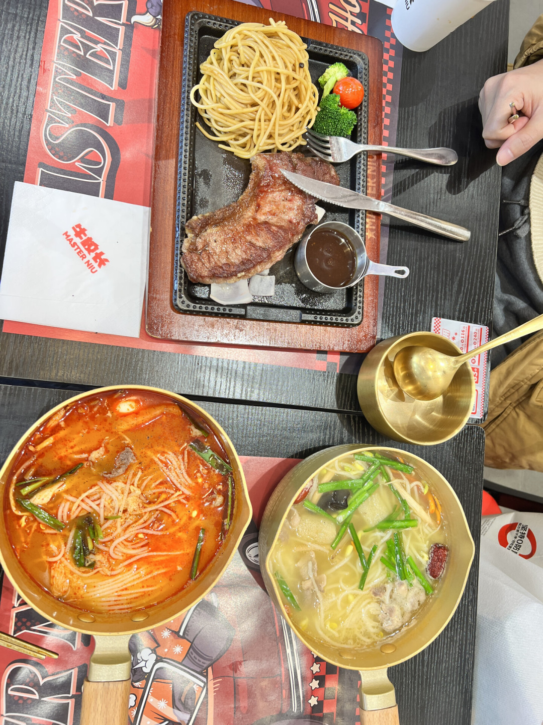 王思聪的20元牛排店9家全关:把账算了一遍,这生意从一开始就难赚钱
