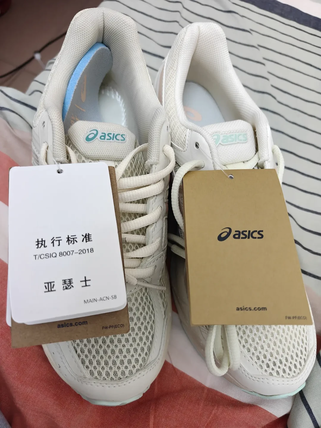 790元的Kayano 33、299元的Kayano 14:亚瑟士好价越来越多,踩坑的人也越来越多,渠道雷区和鉴定要点一次整理清