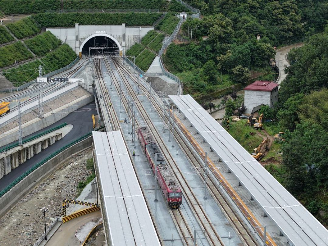 西康开始试运行、雄商冲刺9月底通车:10条新线迎来“开通潮”,铁路摄影下半年的拍摄窗口一次说清
