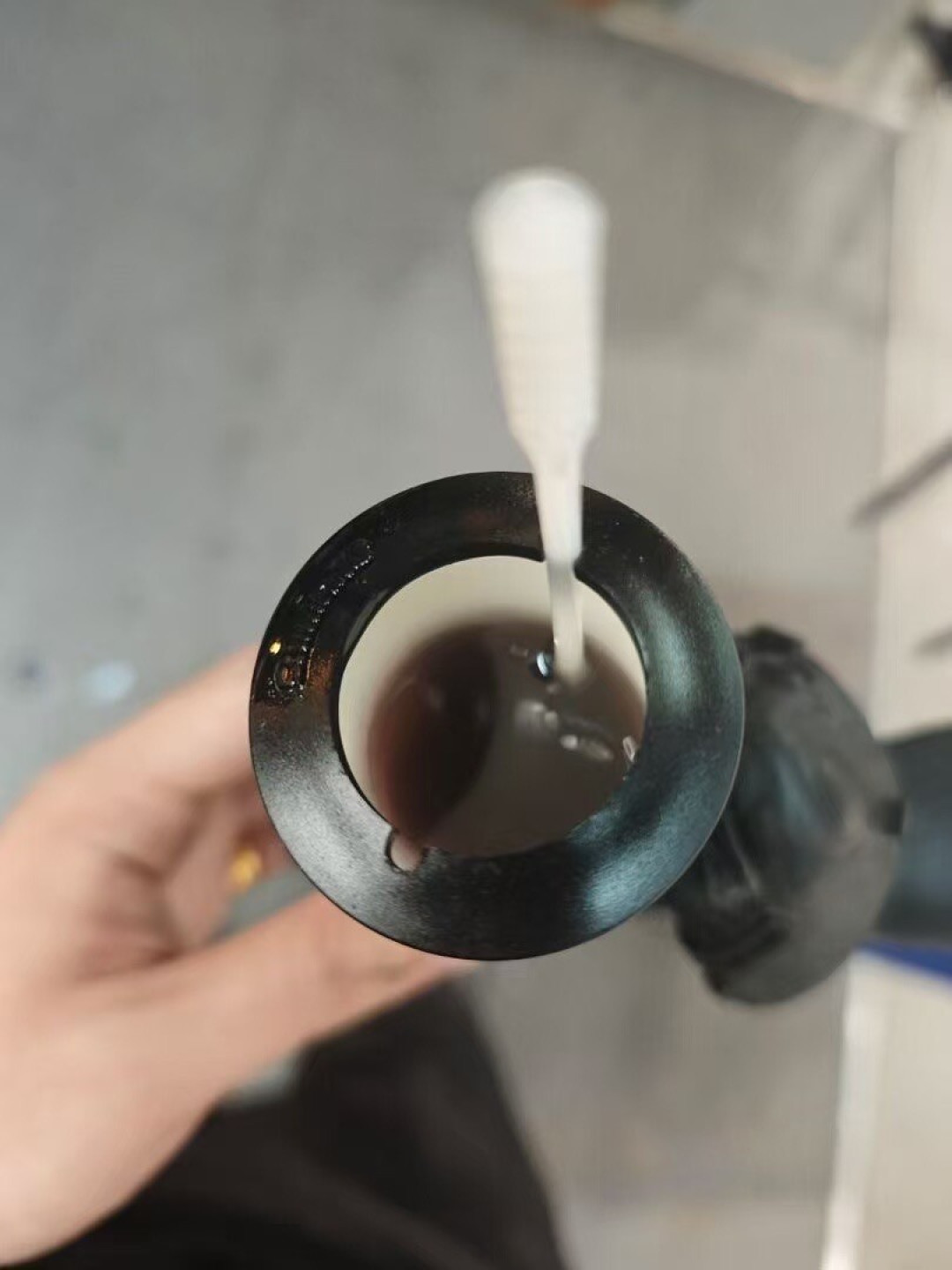 刹车越捏越软?翻完全网的油碟换油帖:先分清4个原因再花钱,油加错了整套刹车直接报废