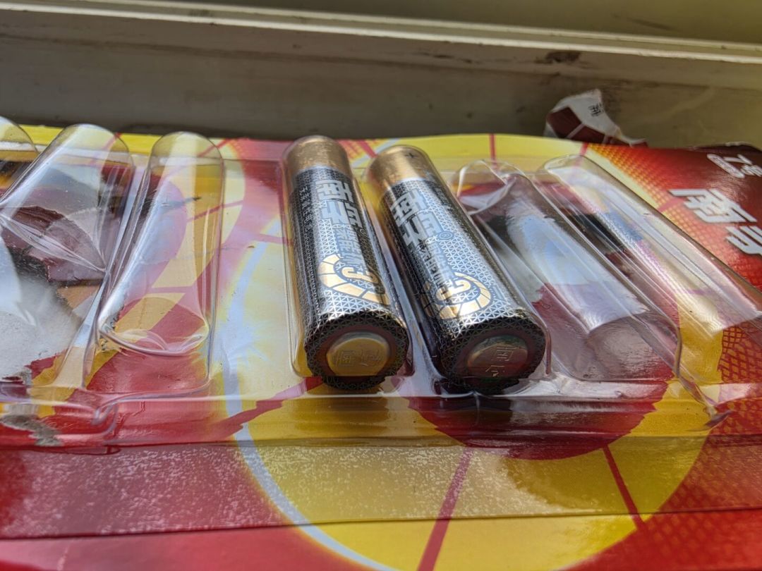 福禄克万用表不是摔坏的、不是烧坏的,是被两节五号电池毁掉的:15B/17B电池漏液腐蚀的预防和补救