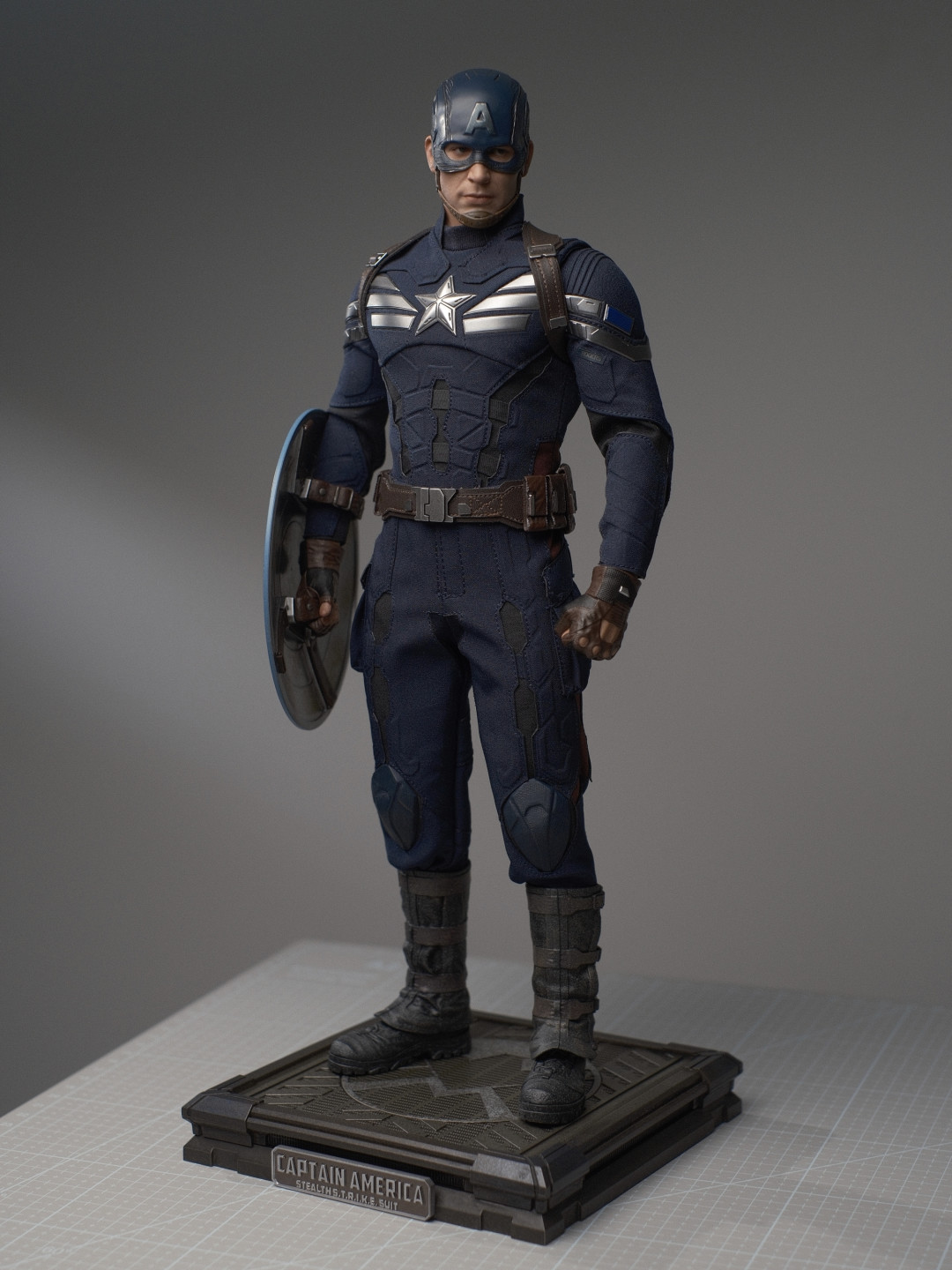 复联5还有4个月：24元平替爆火、Hot Toys头雕翻车，美队周边的钱该这么花