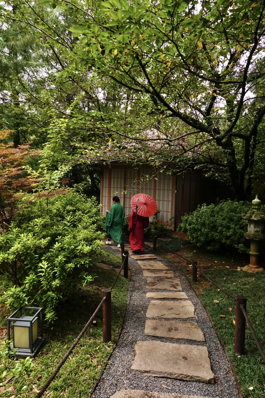 最便宜的房间2000多元一晚,比昆明市区五星酒店还贵:李亚鹏新开的滇池民宿值不值得住