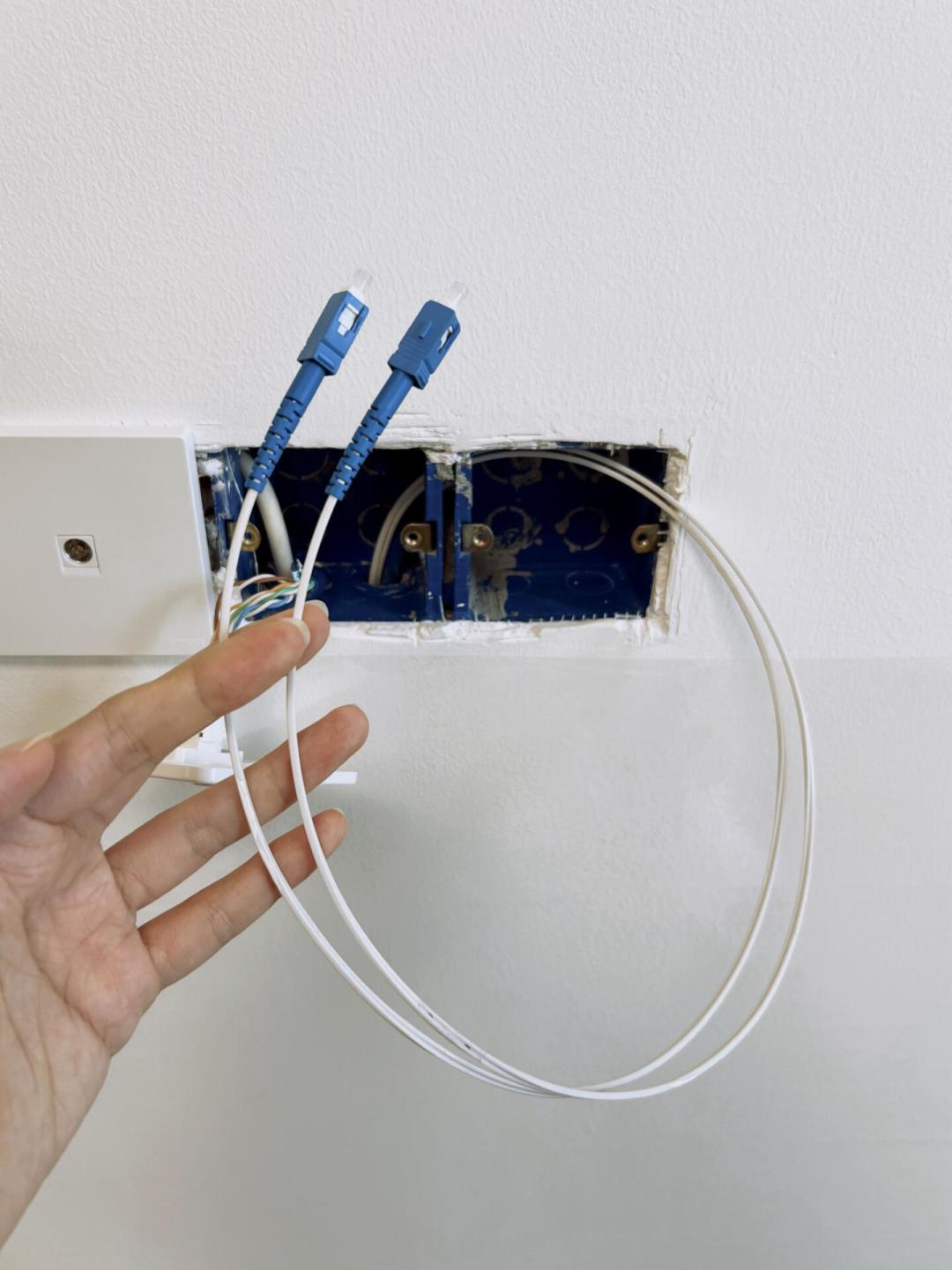 装修时每条网线捎带一根光纤？翻了上千条评论算完账：这3类家庭该拉，怎么拉有2个坑