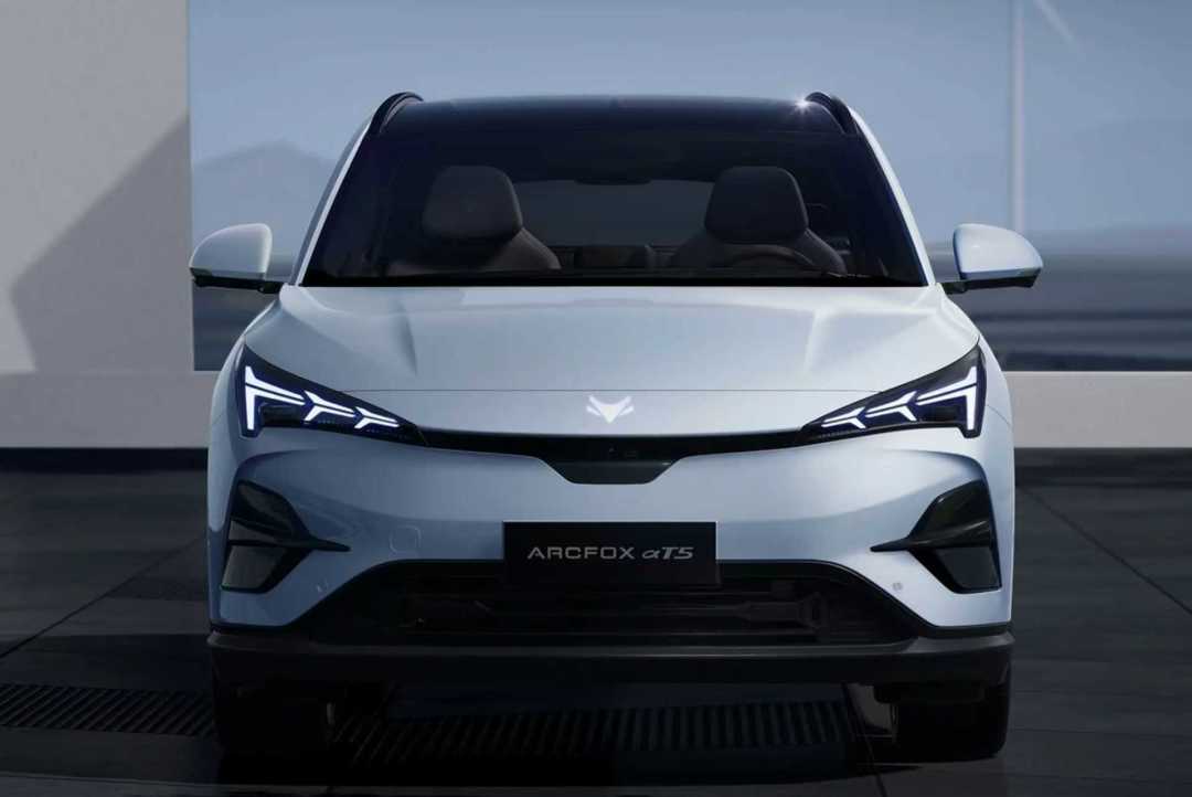 极狐阿尔法T5限时价10.48万起:城区领航卷进10万级,7个版本怎么选、车主吐槽的短板在哪