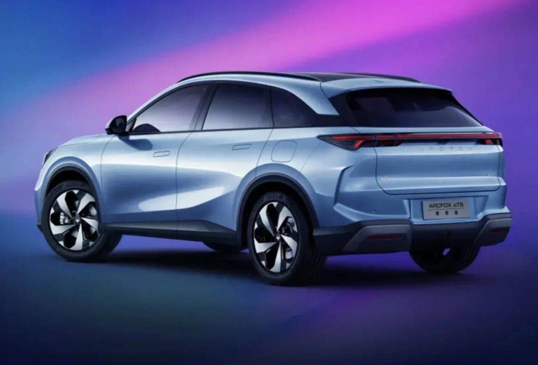 极狐阿尔法T5限时价10.48万起:城区领航卷进10万级,7个版本怎么选、车主吐槽的短板在哪