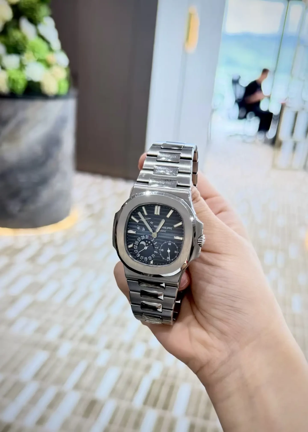 线上报价喊上天,到店砍到肉疼:出手百达翡丽前,先看懂回收估价的4条规则