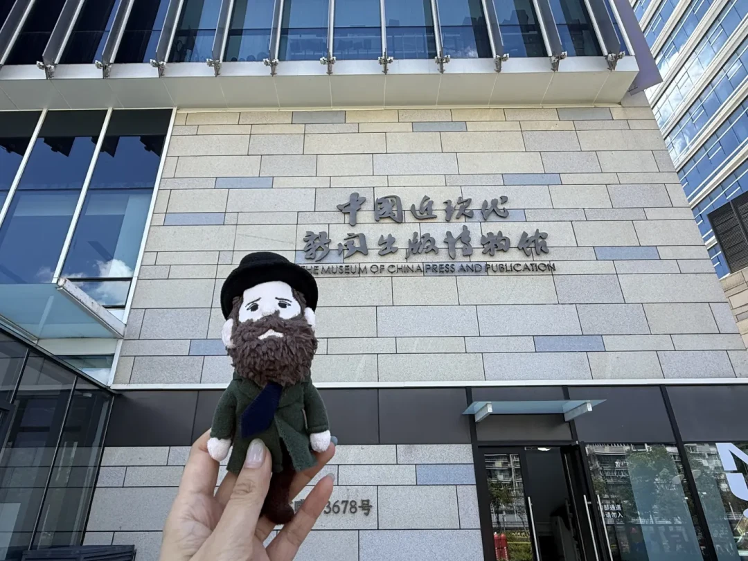 知乎35万阅读、上海展览周边日销百件：陀思妥耶夫斯基的火，几分是真几分是热闹