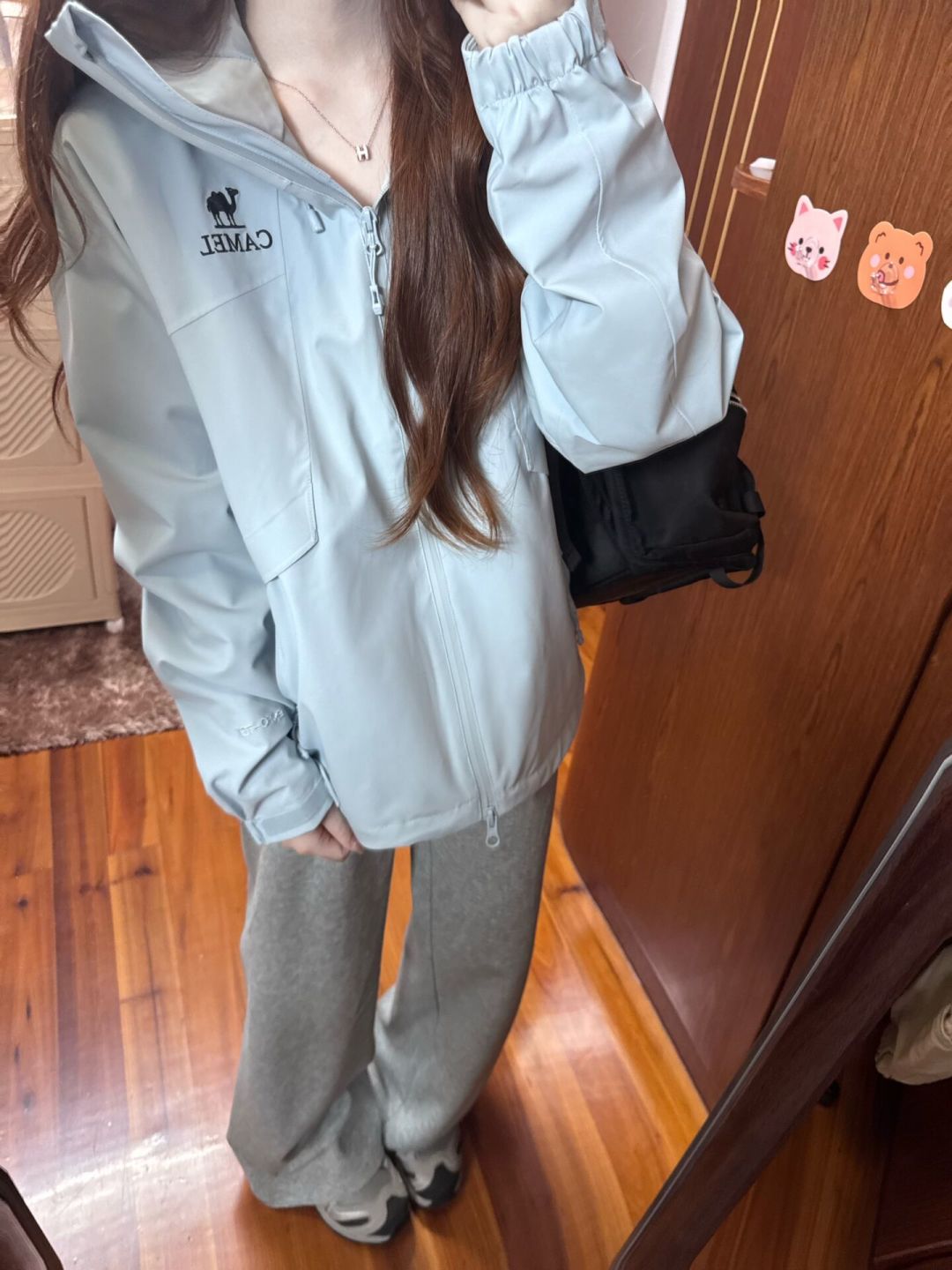 253块的三合一和千元硬壳之间,隔的不是防水指数:开学季买冲锋衣,先分清你要走哪种山