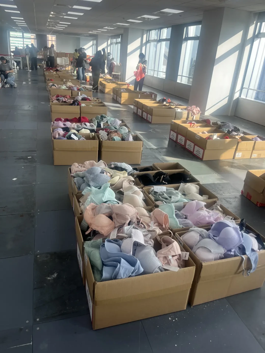 囤黛安芬清仓货之前，先算这笔账：100次穿着寿命、±8斤体重、和衣柜里的