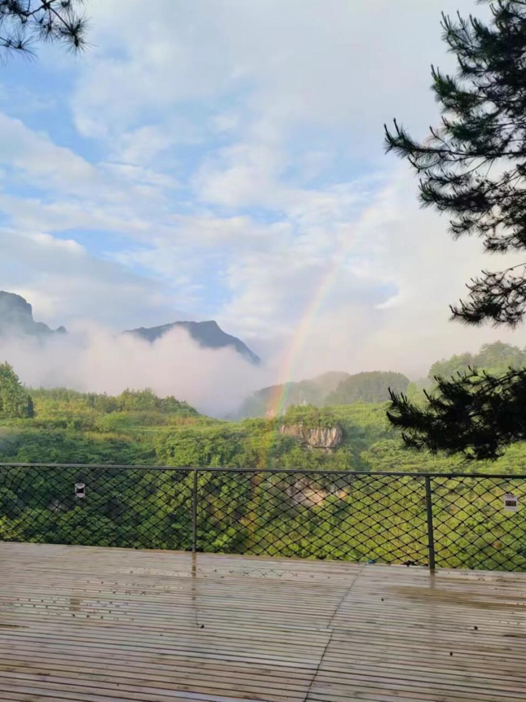 处暑到了,秋露营季开闸:中秋和国庆隔了3天,先从3个窗口里选,再定什么时候订