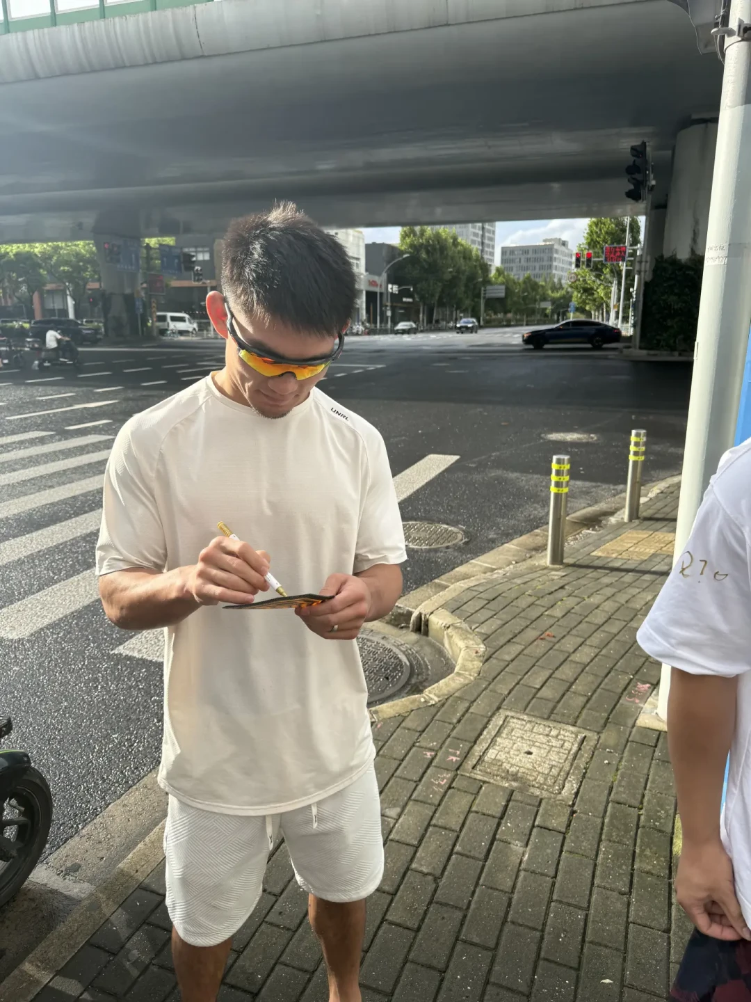 宋亚东周六战乌马尔:赢者直通冠军挑战权,评论区为30%胜率吵翻,先看这三个信号