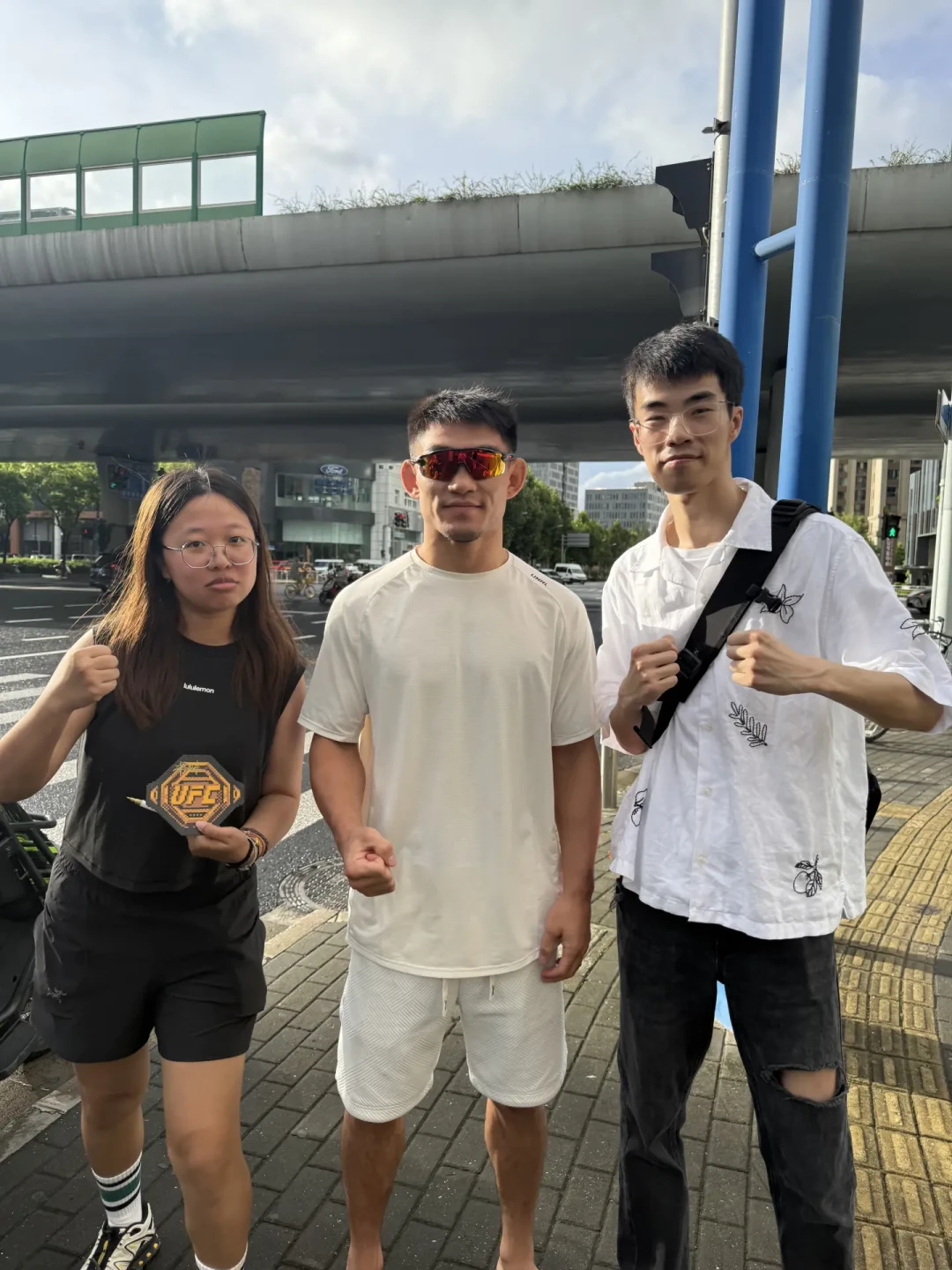 宋亚东周六战乌马尔:赢者直通冠军挑战权,评论区为30%胜率吵翻,先看这三个信号